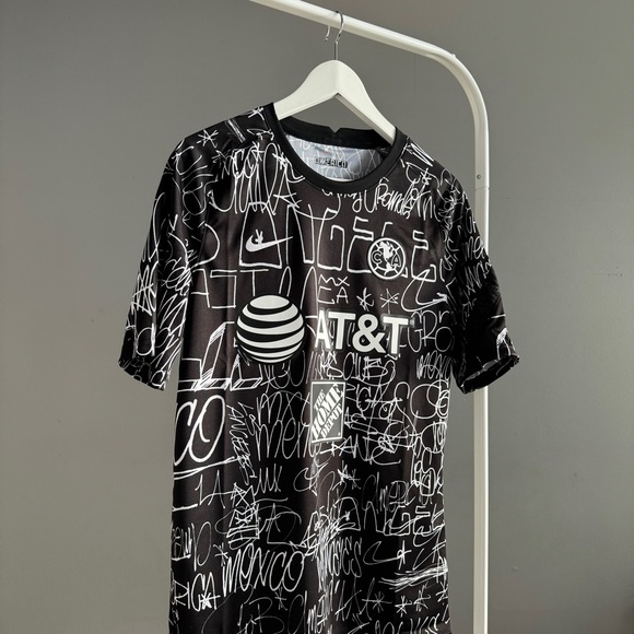 2021/22 Club America Pre-Match Kit - Picture 1 of 4